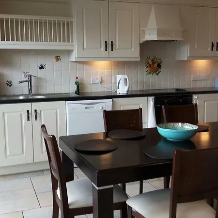 An Nead 35a Dublin Road Renmore Feriehus